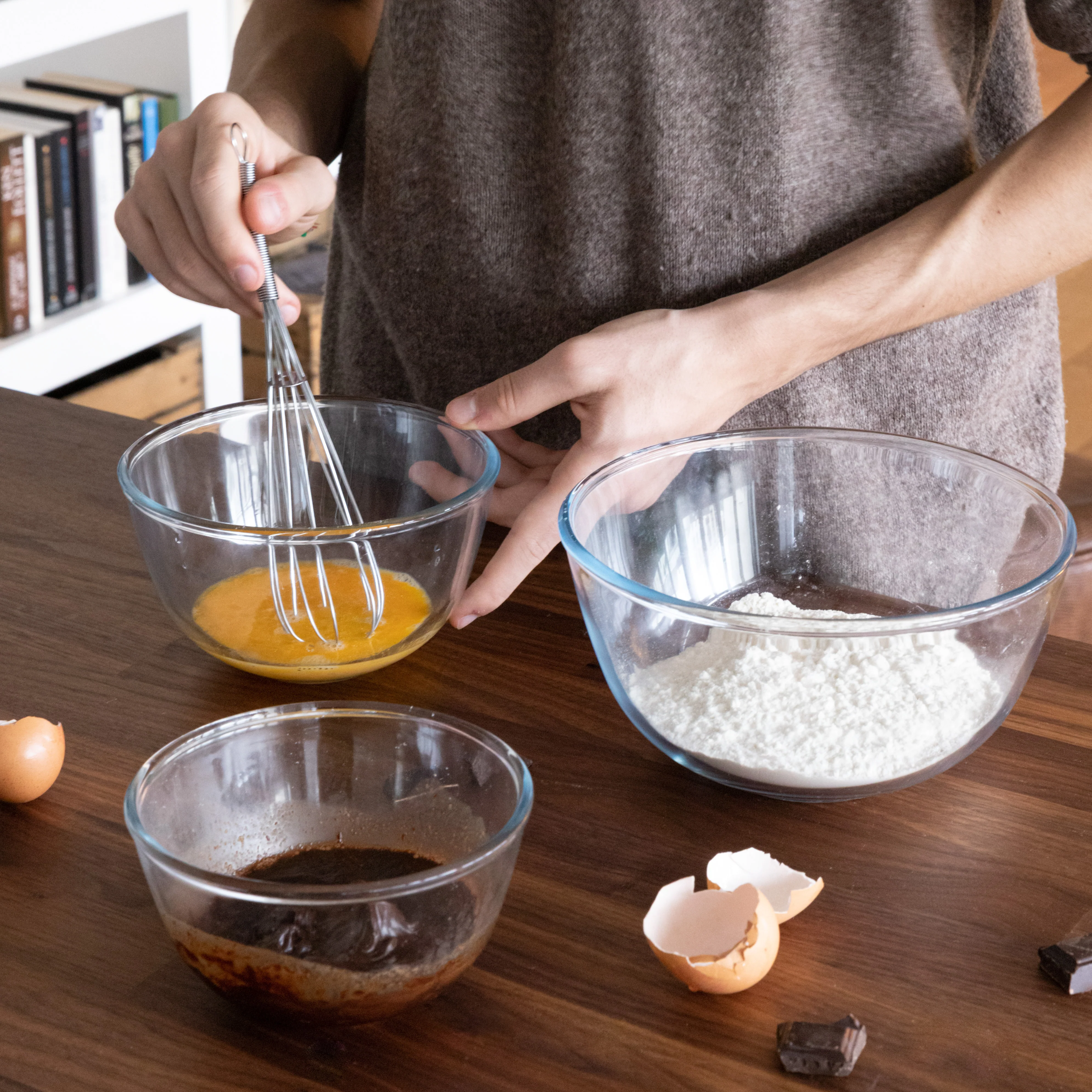 Glass mixing bowl - Image 11