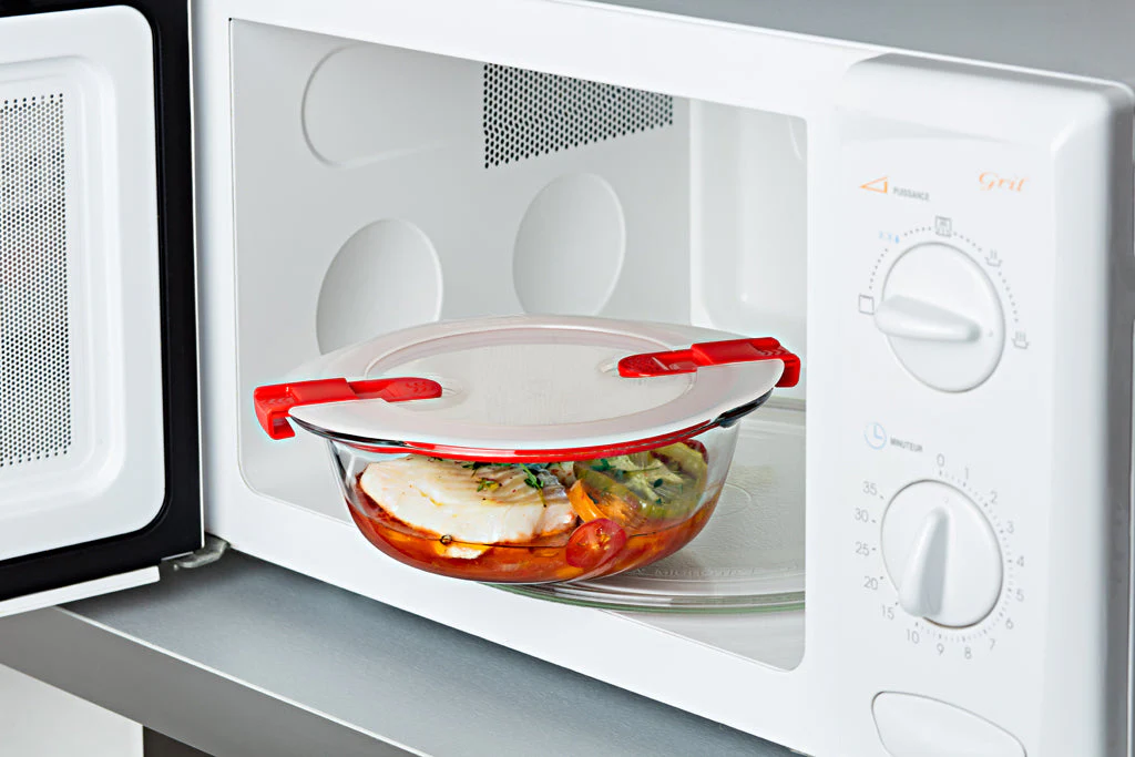 Round glass dish with steam valve lid - Cook & Heat - Image 6