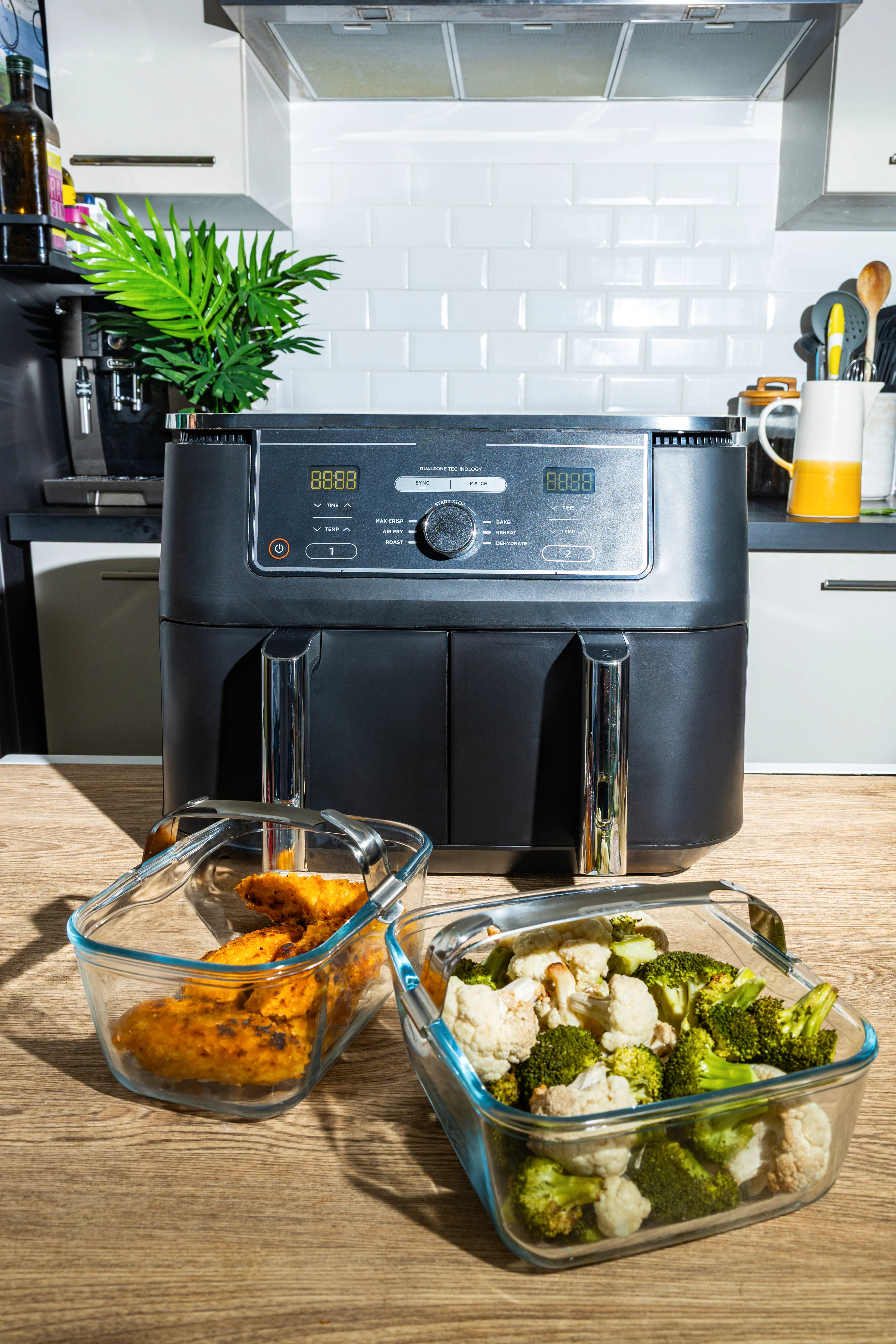 Glass airfryer dish with removable handle - Image 4