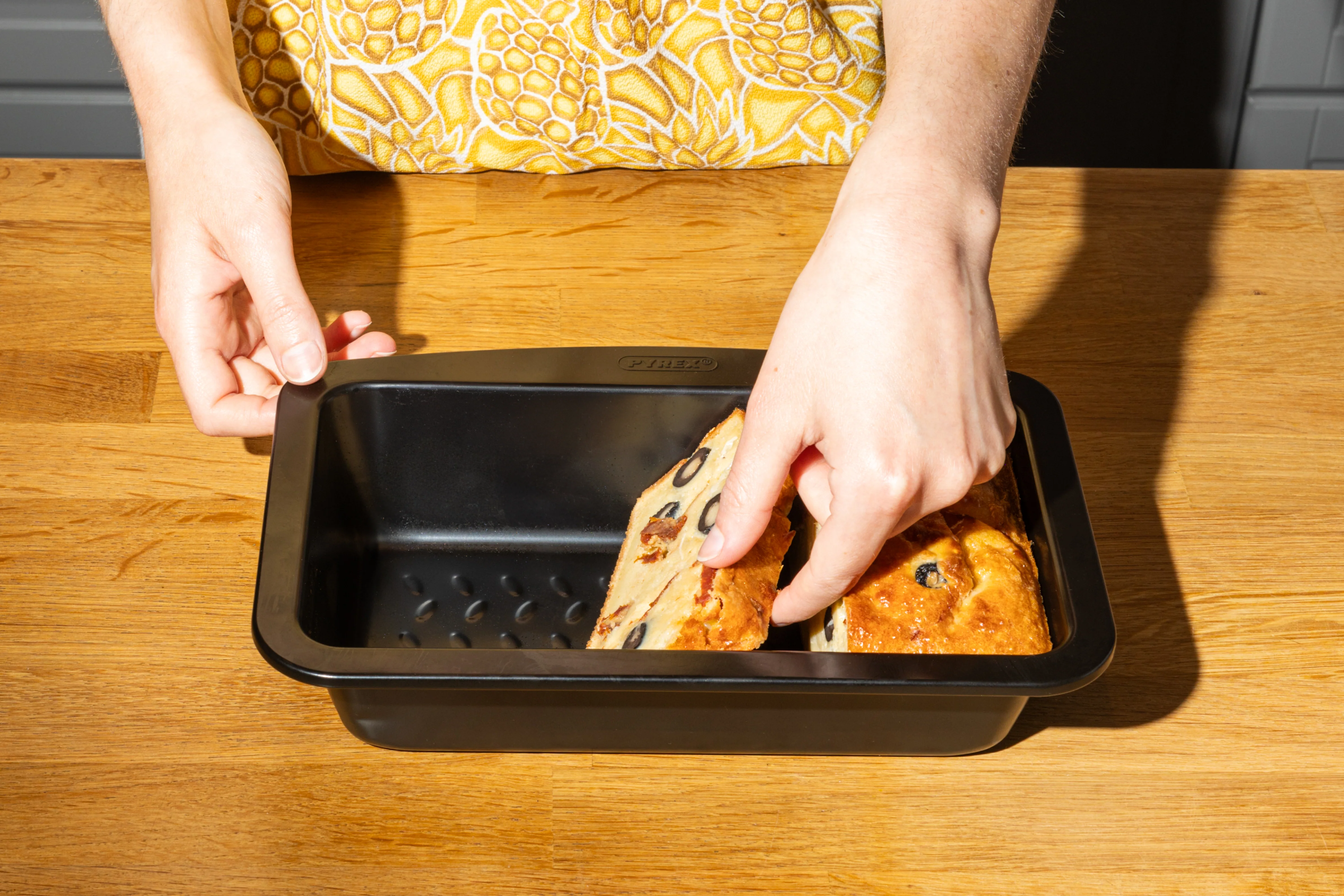 Metal loaf tin with easy grip - GLIDE - Image 3
