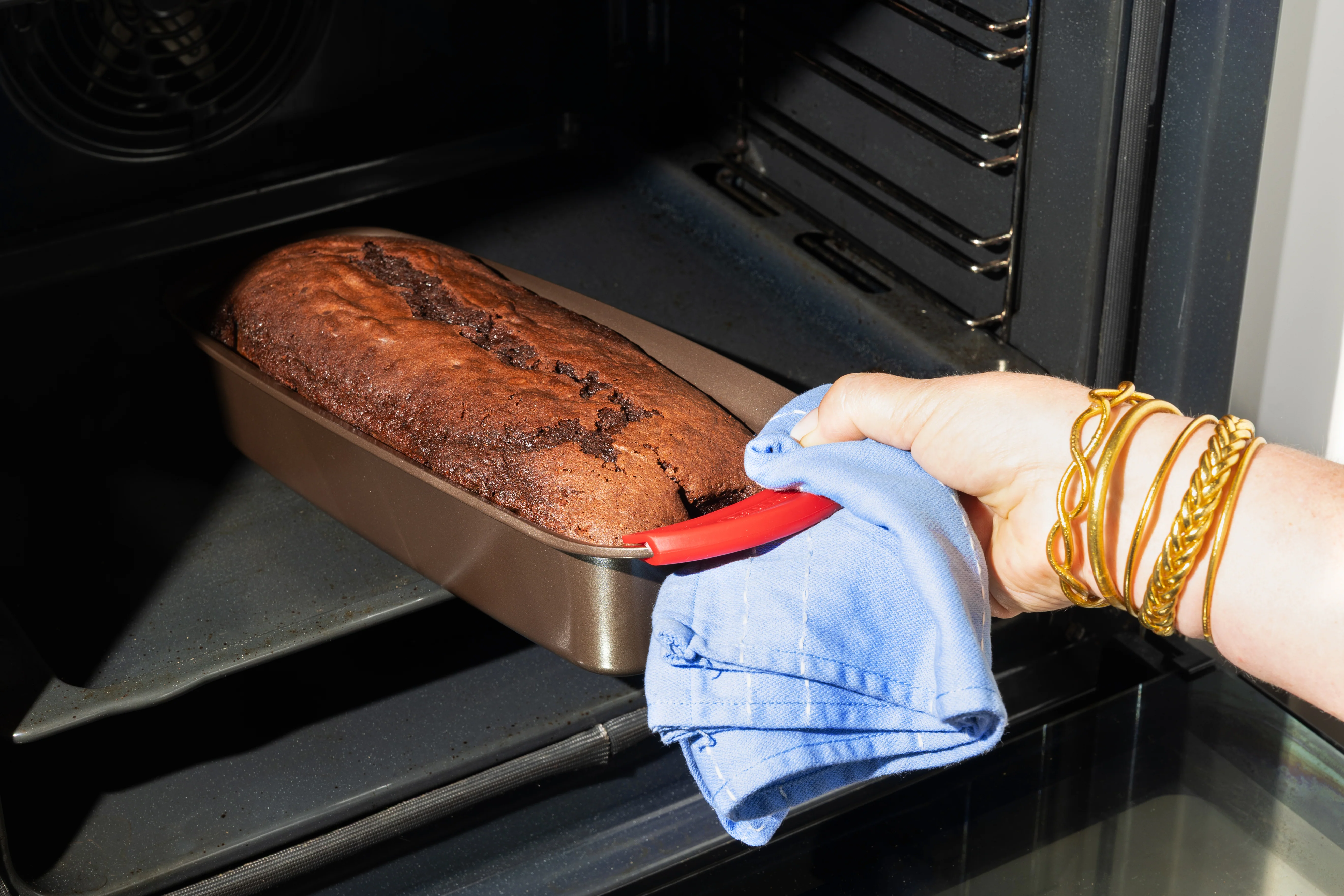 Metal loaf tin with silicone handle - asimetriA - Image 4