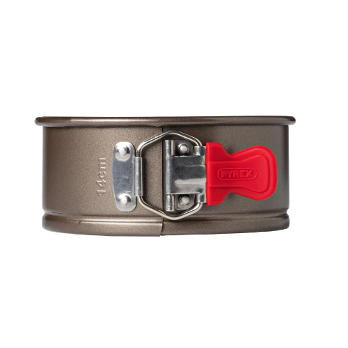 Round metal springform pan with silicone handle - asimetriA - Image 3
